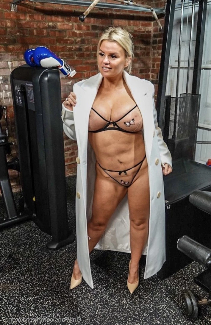 Kerry Katona [ kerrykatona7 ] Onlyfans leaked photo 14827477 on Hotleaks.tv