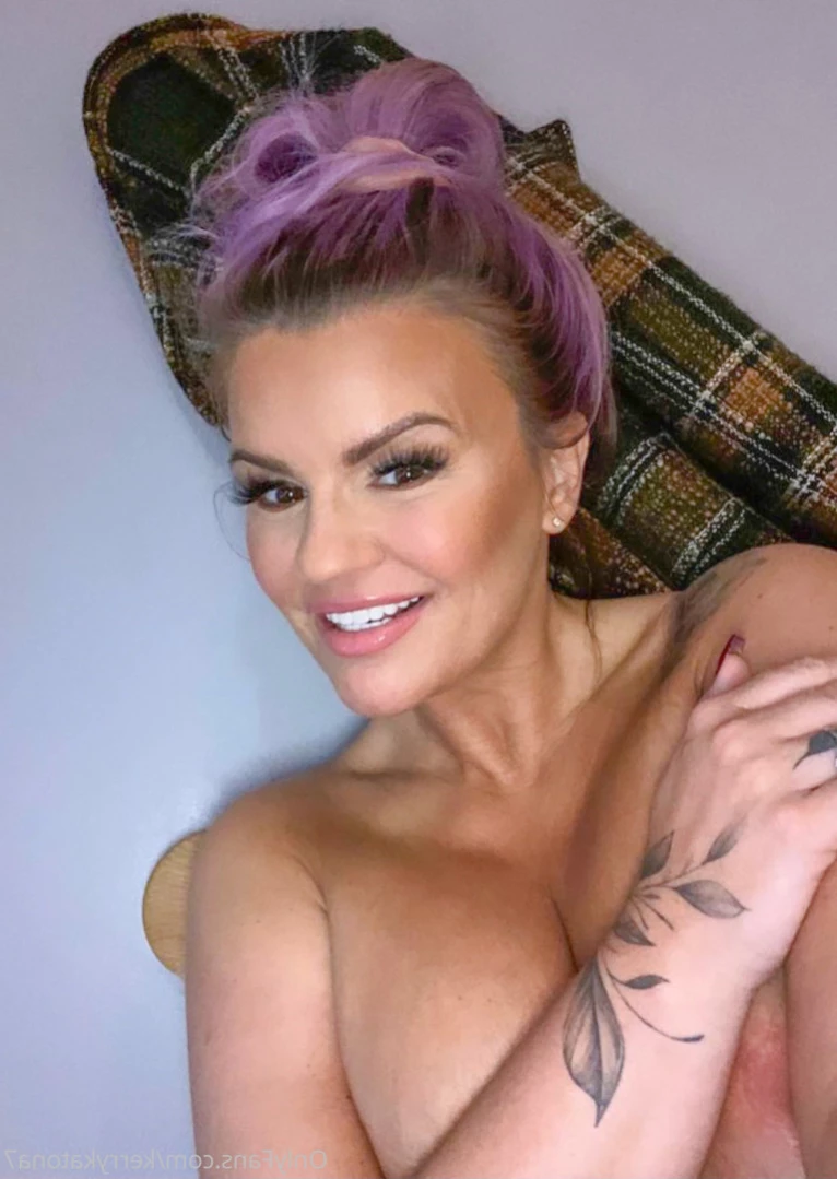 Kerry Katona [ kerrykatona7 ] Onlyfans leaked photo 15350570 on Hotleaks.tv