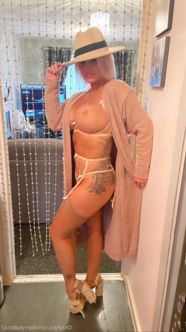 Kerry Katona [ kerrykatona7 ] Onlyfans leaked photo 15996568 on Hotleaks.tv