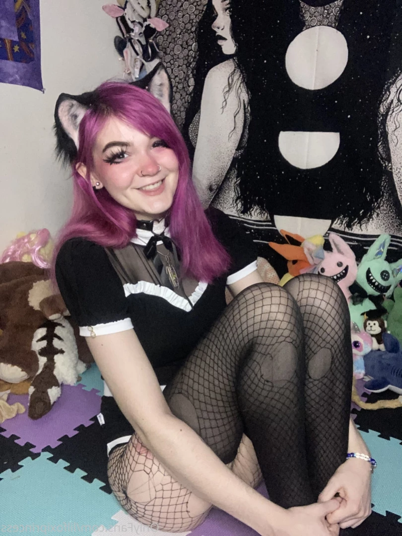 Lil Foxi [ lilfoxibrat ] Onlyfans leaked photo 12577921 on Hotleaks.tv