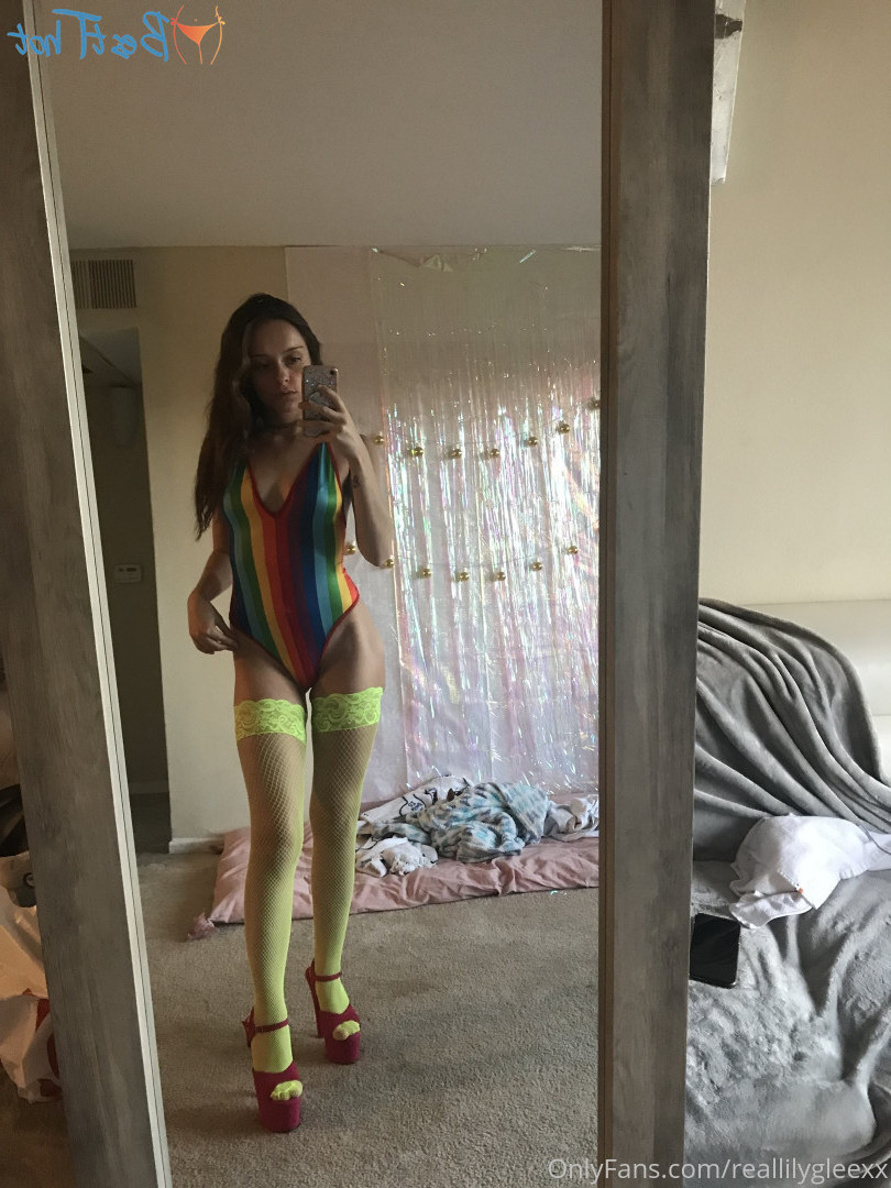 Lily Glee 🍭🍩 [ lilygleexxx ] Onlyfans leaked photo 16824579 on Hotleaks.tv