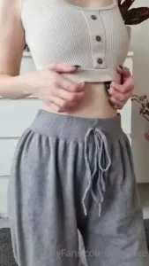 little_bee Onlyfans leaked video 18236018 on Hotleaks.tv