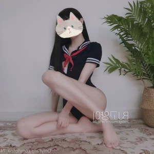 15896136