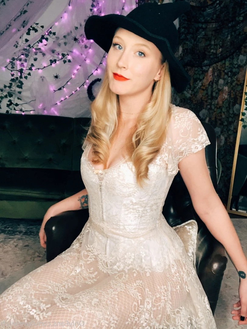 The Love Witch [ lovewitch ] Onlyfans leaked photo 8950979 on Hotleaks.tv