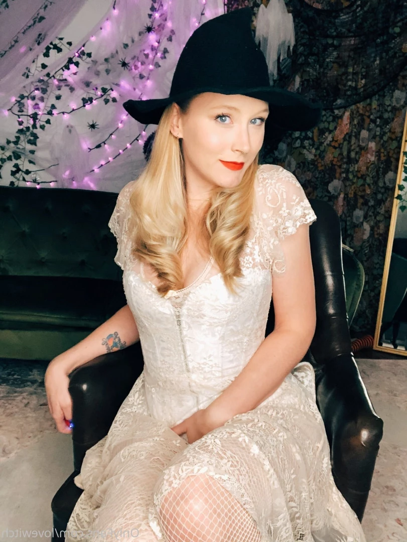 The Love Witch [ lovewitch ] Onlyfans leaked photo 8954886 on Hotleaks.tv
