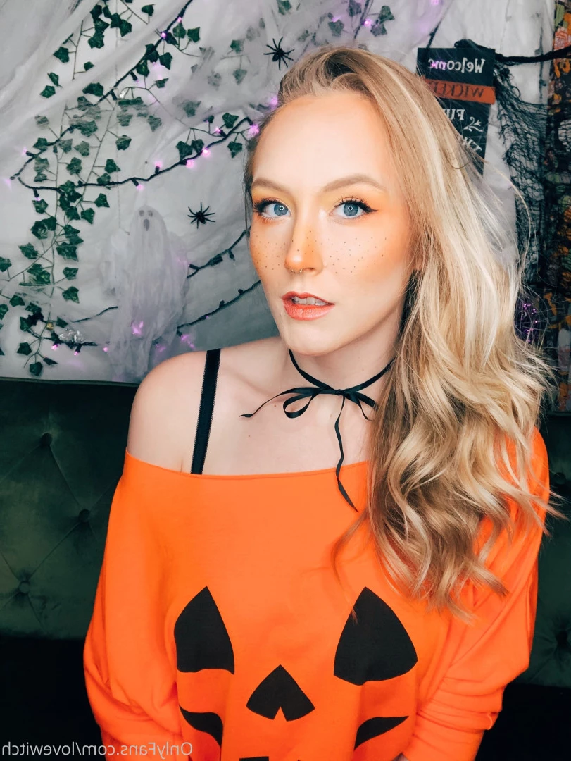 The Love Witch [ lovewitch ] Onlyfans leaked photo 8960674 on Hotleaks.tv