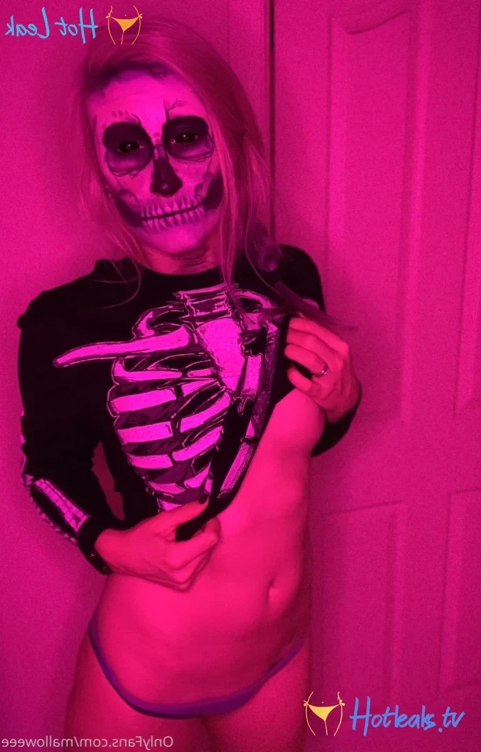Mal [ malloweee ] Onlyfans leaked photo 13132941 on Hotleaks.tv
