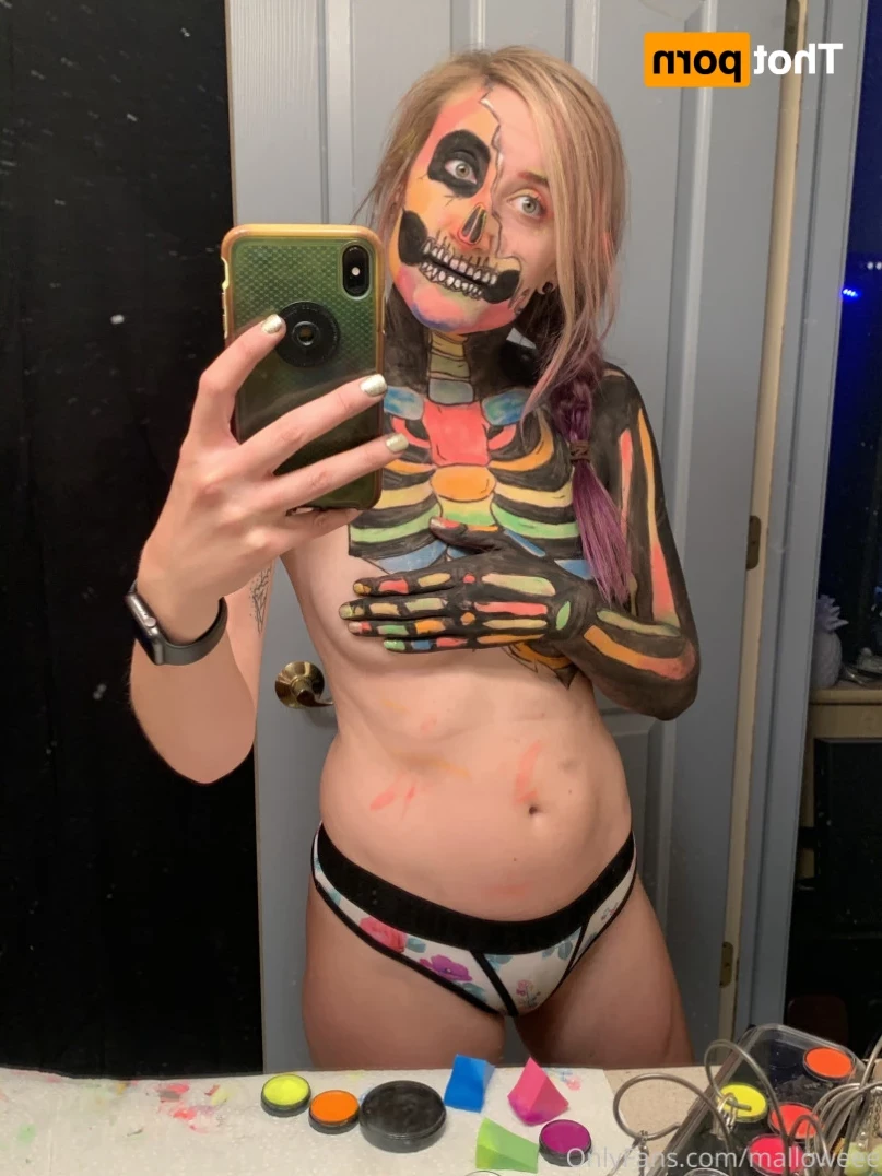 Mal [ malloweee ] Onlyfans leaked photo 13136193 on Hotleaks.tv