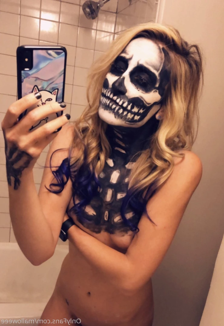 Mal [ malloweee ] Onlyfans leaked photo 13139386 on Hotleaks.tv