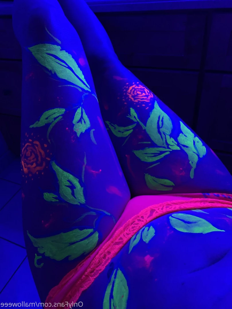 Mal [ malloweee ] Onlyfans leaked photo 13592400 on Hotleaks.tv