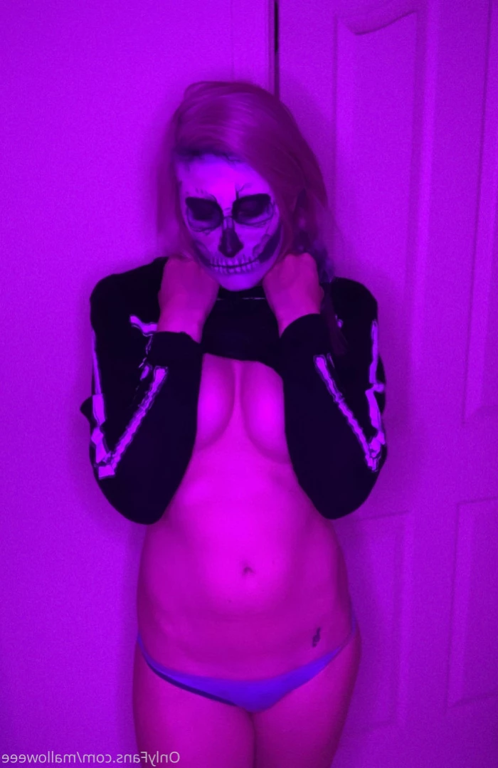 Mal [ malloweee ] Onlyfans leaked photo 14907675 on Hotleaks.tv