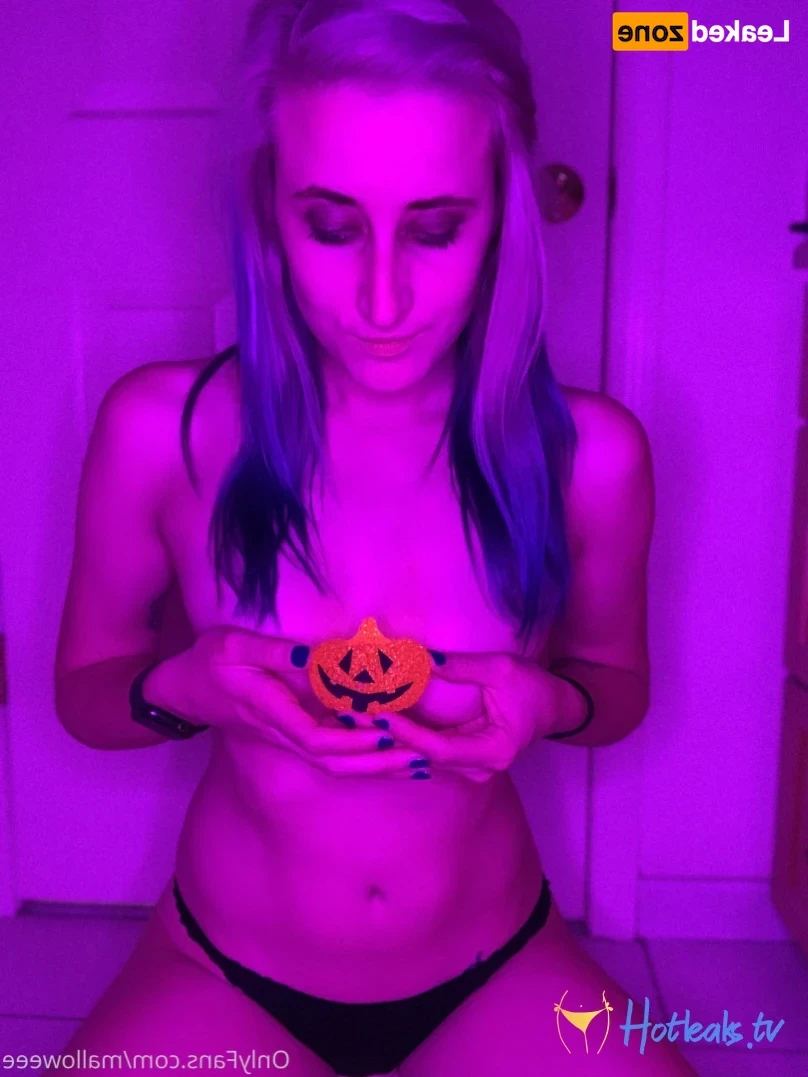 Mal [ malloweee ] Onlyfans leaked photo 15817735 on Hotleaks.tv