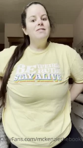 McKenzie Low [ mckenziethebookworm ] Onlyfans leaked video 8063584 on Hotleaks.tv
