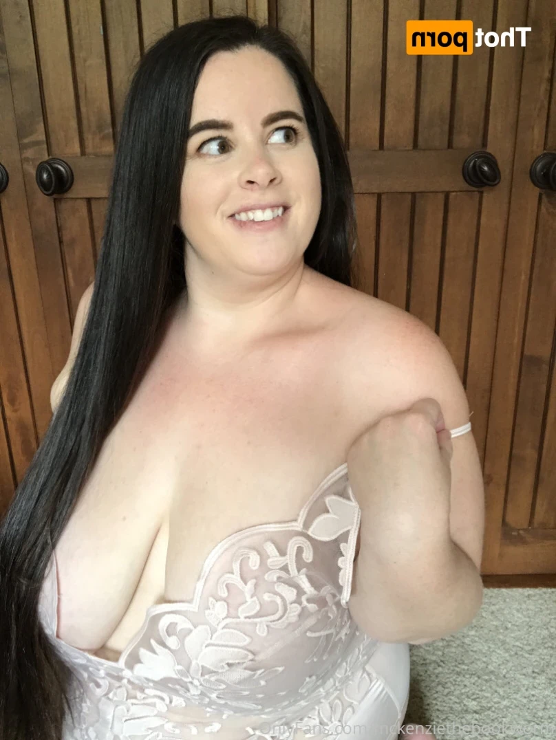 McKenzie Low [ mckenziethebookworm ] Onlyfans leaked photo 11337972 on Hotleaks.tv