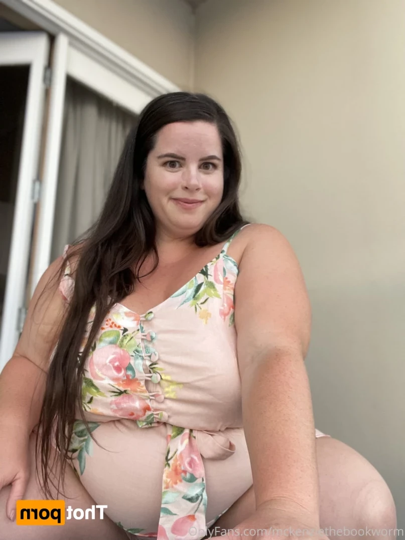 McKenzie Low [ mckenziethebookworm ] Onlyfans leaked photo 11832609 on Hotleaks.tv