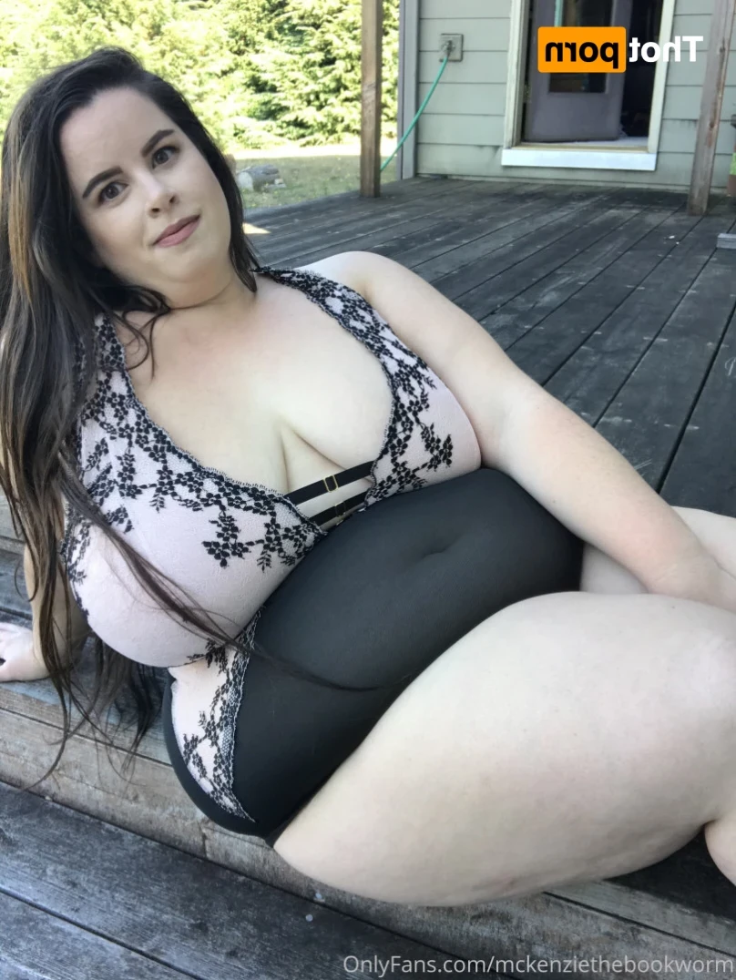 McKenzie Low [ mckenziethebookworm ] Onlyfans leaked photo 11985400 on Hotleaks.tv