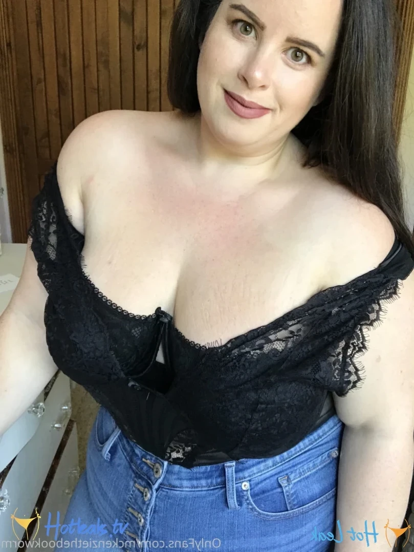 McKenzie Low [ mckenziethebookworm ] Onlyfans leaked photo 11986146 on Hotleaks.tv