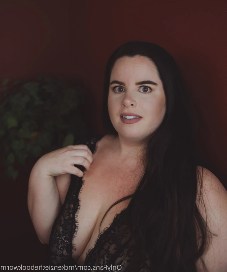 McKenzie Low [ mckenziethebookworm ] Onlyfans leaked photo 11988441 on Hotleaks.tv