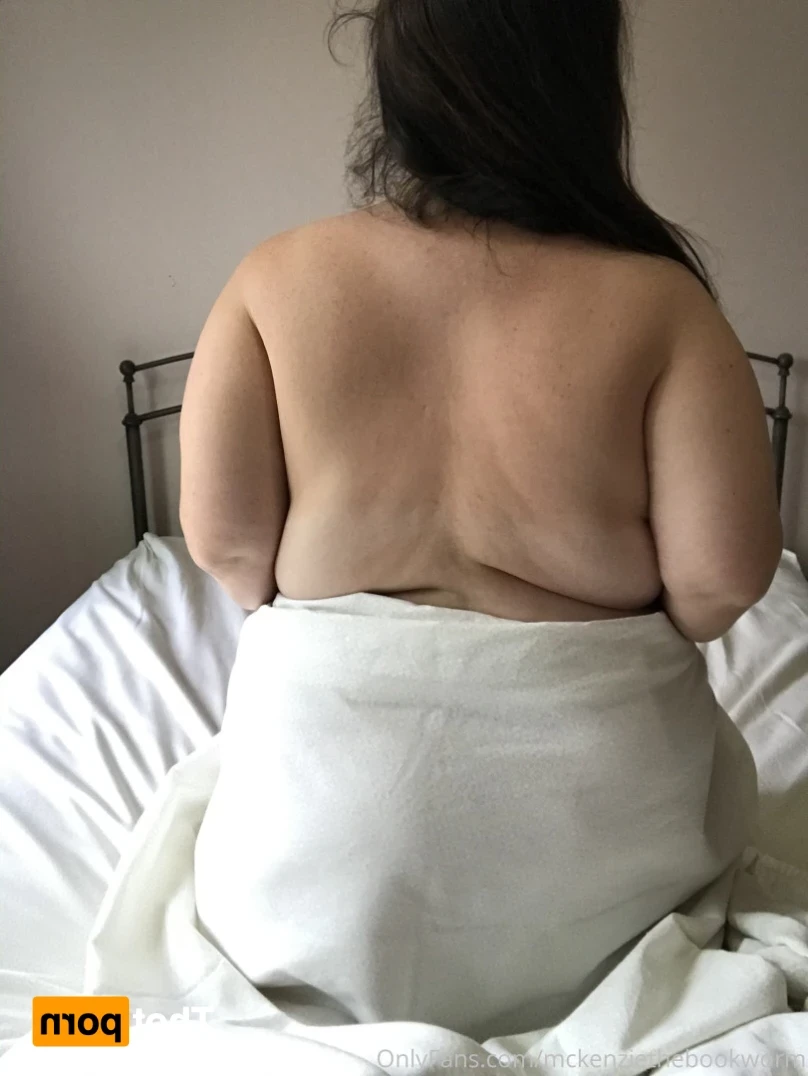 McKenzie Low [ mckenziethebookworm ] Onlyfans leaked photo 11989262 on Hotleaks.tv