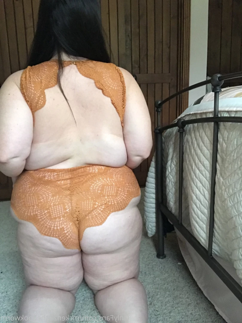 McKenzie Low [ mckenziethebookworm ] Onlyfans leaked photo 11991469 on Hotleaks.tv