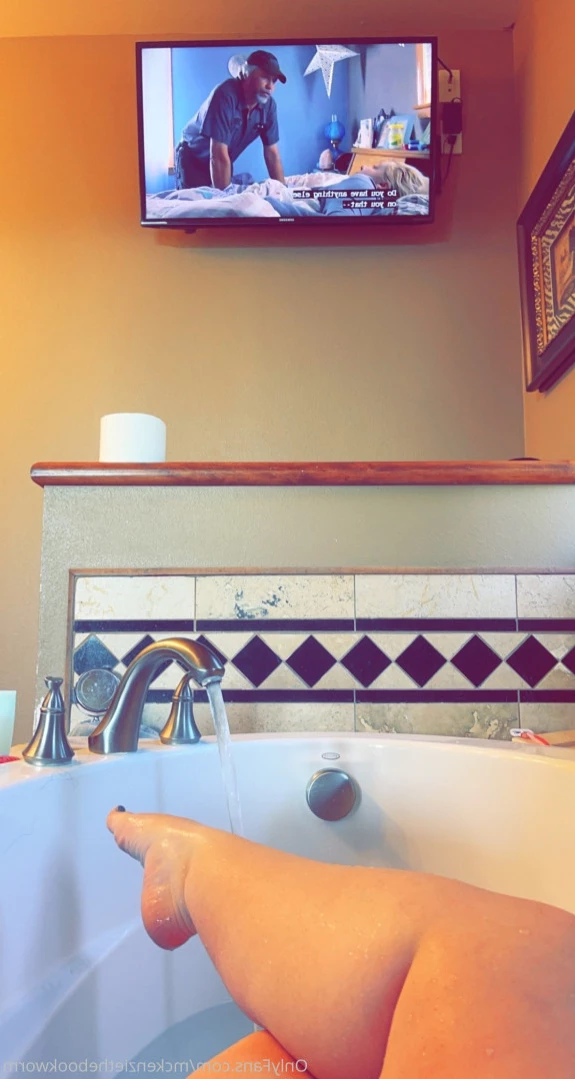 McKenzie Low [ mckenziethebookworm ] Onlyfans leaked photo 12066011 on Hotleaks.tv