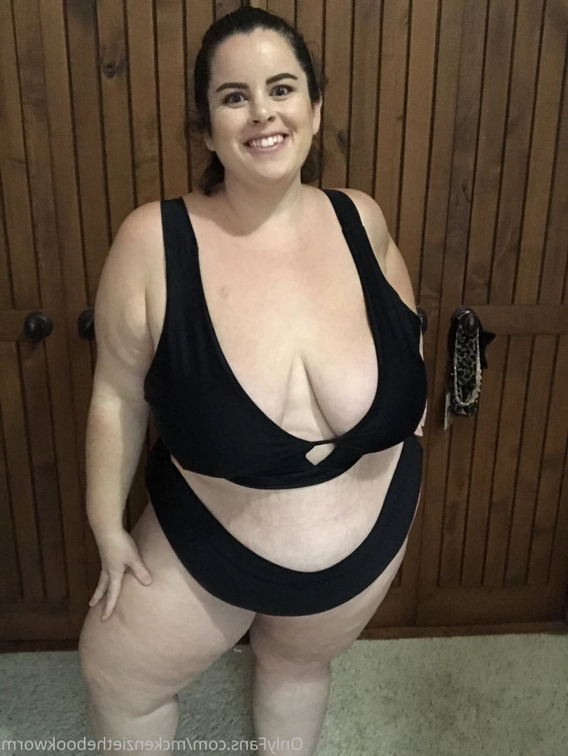 McKenzie Low [ mckenziethebookworm ] Onlyfans leaked photo 12082014 on Hotleaks.tv