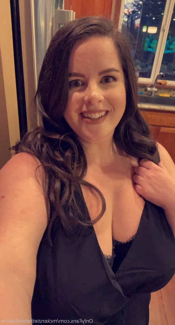 McKenzie Low [ mckenziethebookworm ] Onlyfans leaked photo 12148705 on Hotleaks.tv