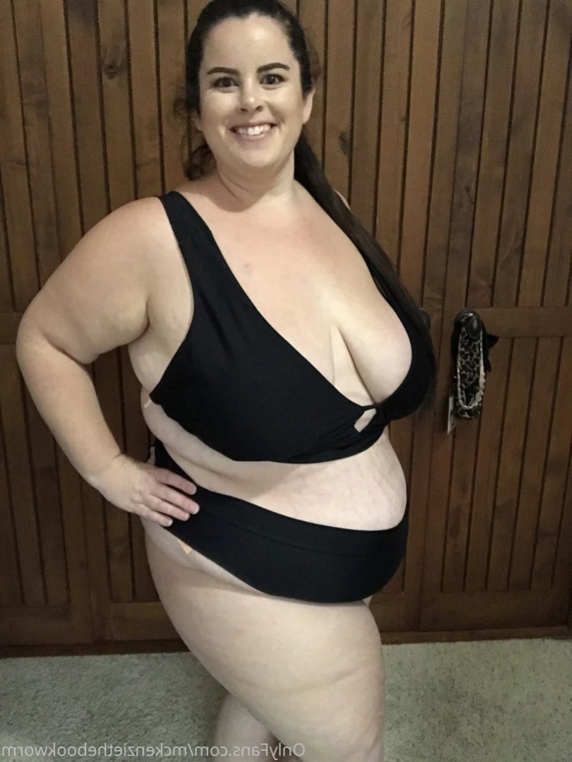 McKenzie Low [ mckenziethebookworm ] Onlyfans leaked photo 14672689 on Hotleaks.tv