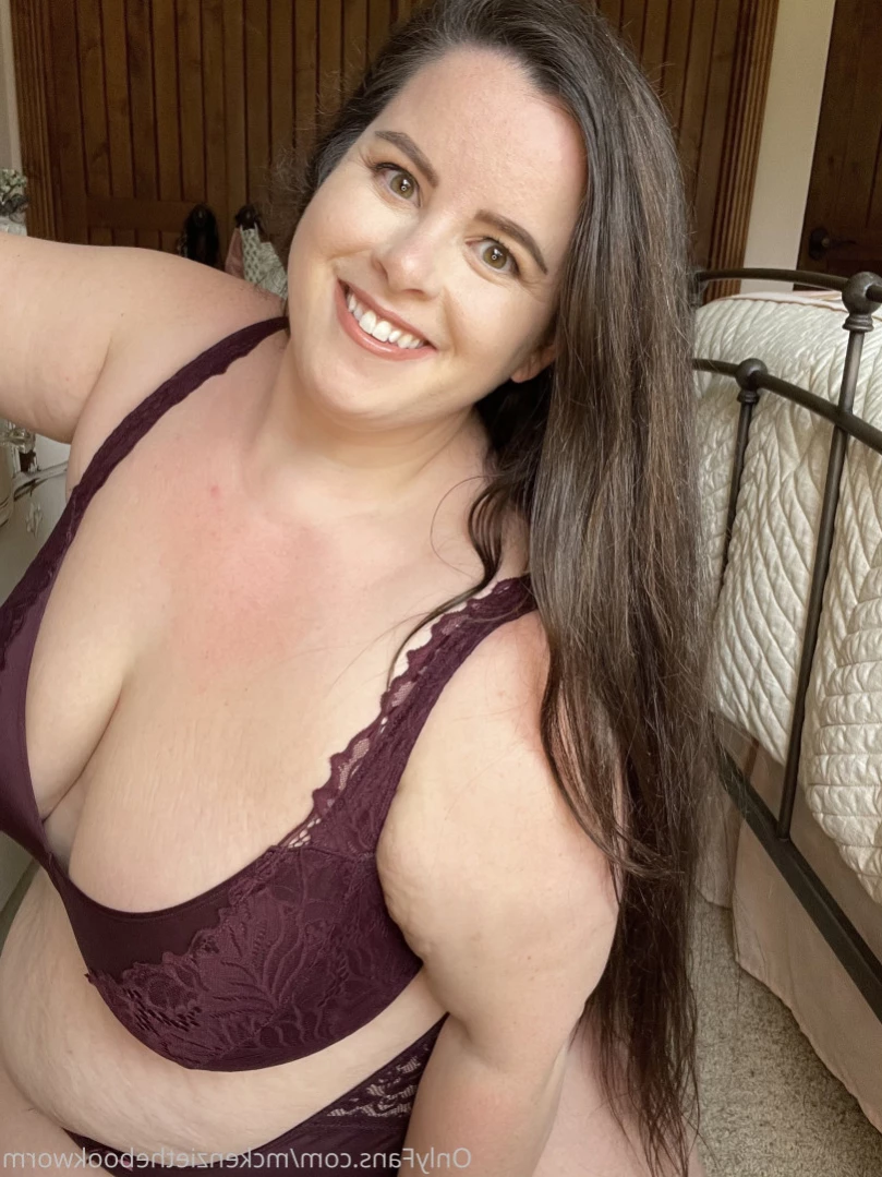 McKenzie Low [ mckenziethebookworm ] Onlyfans leaked photo 15486754 on Hotleaks.tv