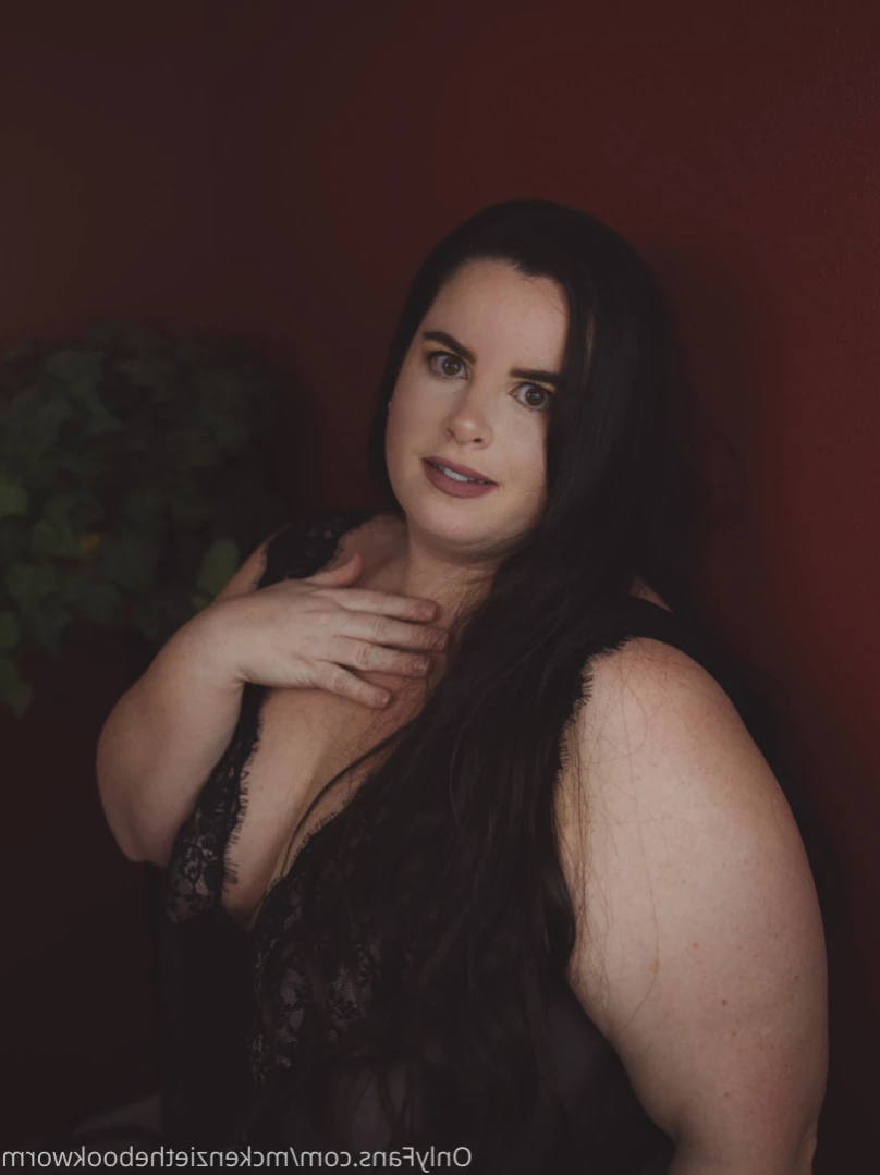 McKenzie Low [ mckenziethebookworm ] Onlyfans leaked photo 15553438 on Hotleaks.tv