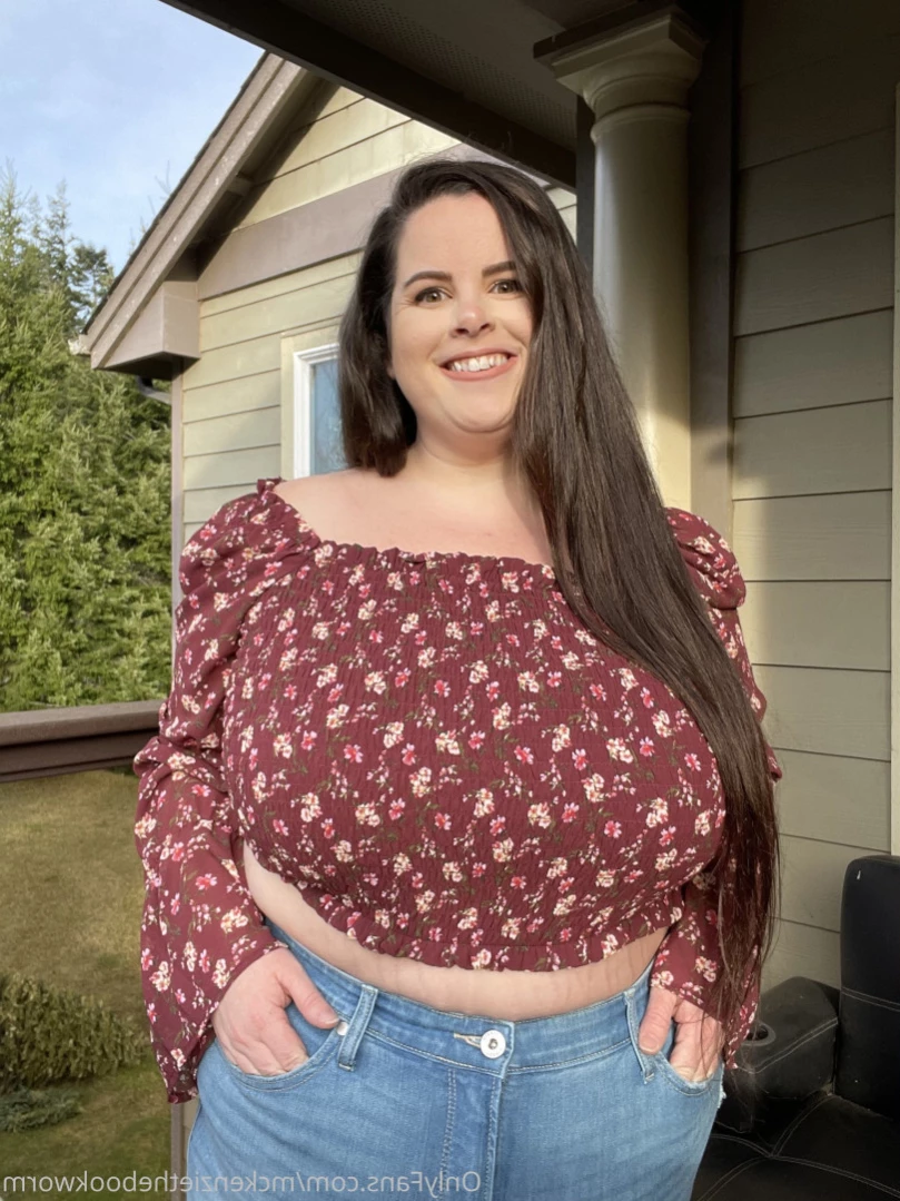 McKenzie Low [ mckenziethebookworm ] Onlyfans leaked photo 15635637 on Hotleaks.tv