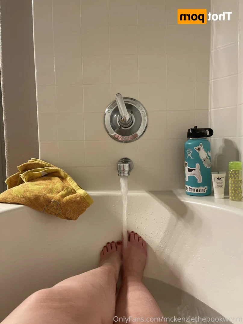 McKenzie Low [ mckenziethebookworm ] Onlyfans leaked photo 15655806 on Hotleaks.tv