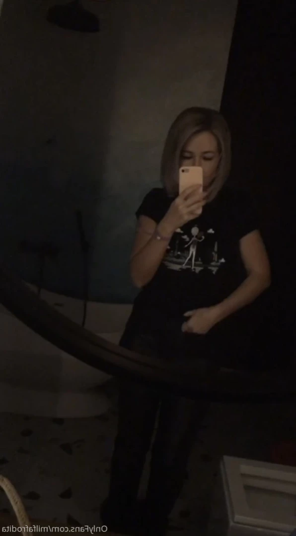 Afrodita [ miilf_afrodita ] Onlyfans leaked photo 11923505 on Hotleaks.tv