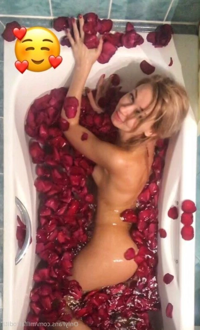 Afrodita [ miilf_afrodita ] Onlyfans leaked photo 12253949 on Hotleaks.tv