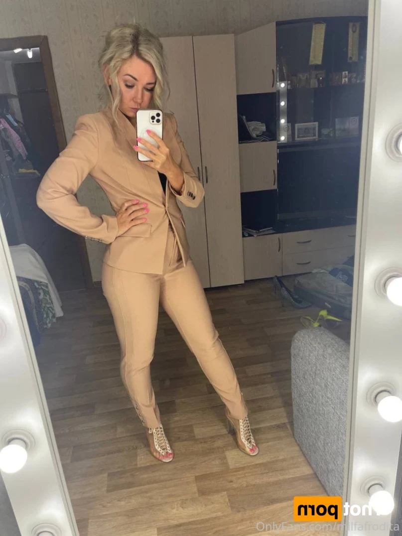 Afrodita [ miilf_afrodita ] Onlyfans leaked photo 13980402 on Hotleaks.tv