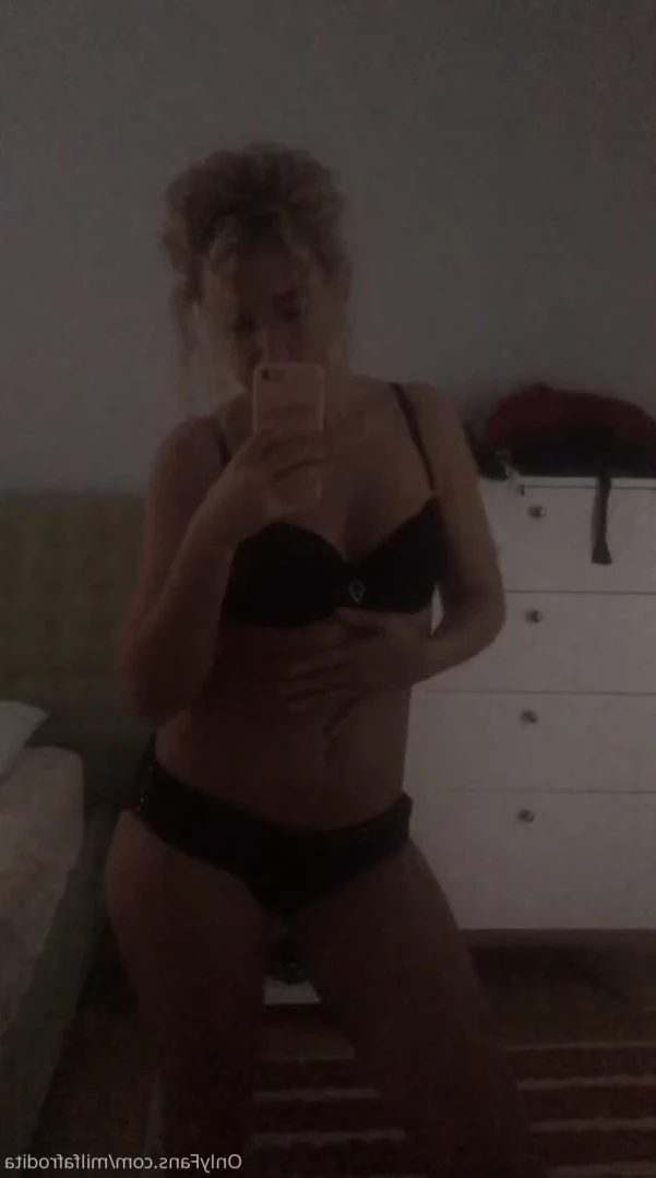 Afrodita [ miilf_afrodita ] Onlyfans leaked photo 15065499 on Hotleaks.tv
