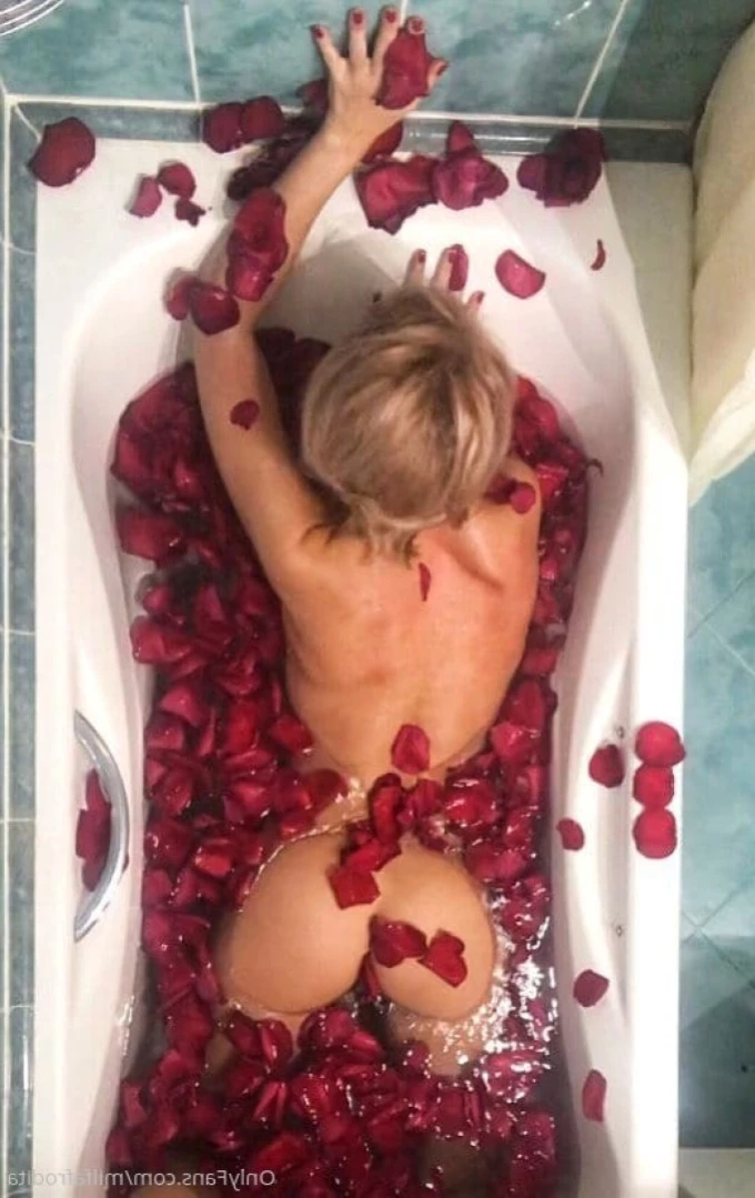 Afrodita [ miilf_afrodita ] Onlyfans leaked photo 16135136 on Hotleaks.tv