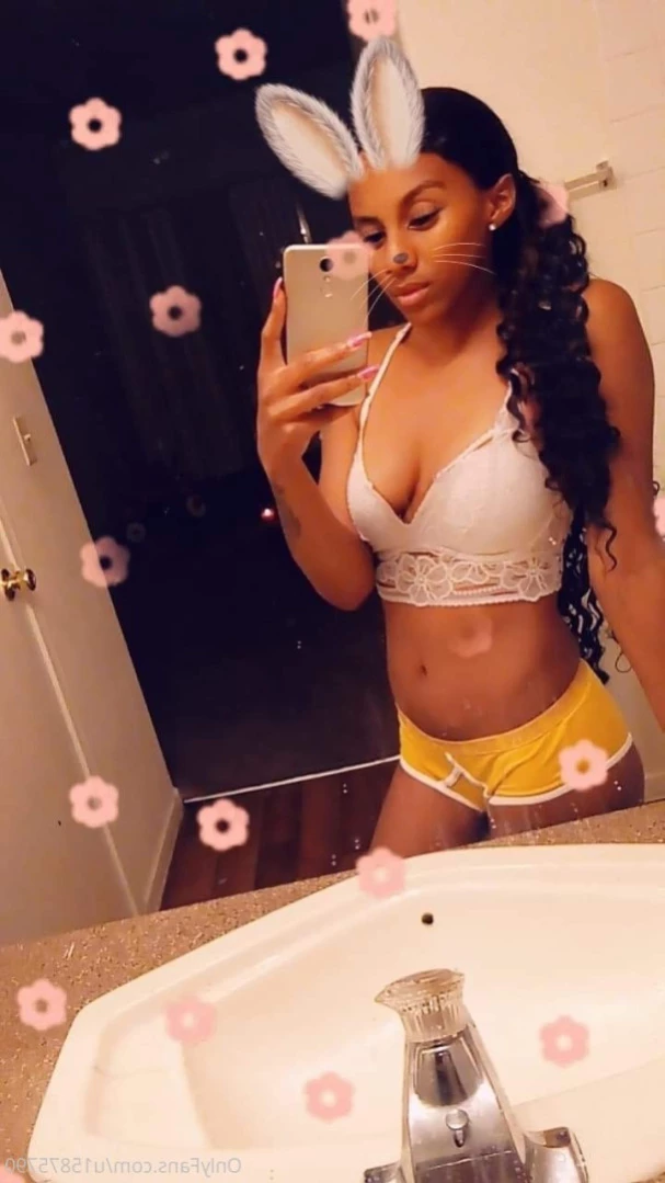 SEXTING/CockRate Queen 👸🏾 [ caramel_lattee ] Onlyfans leaked photo 13454994 on Hotleaks.tv