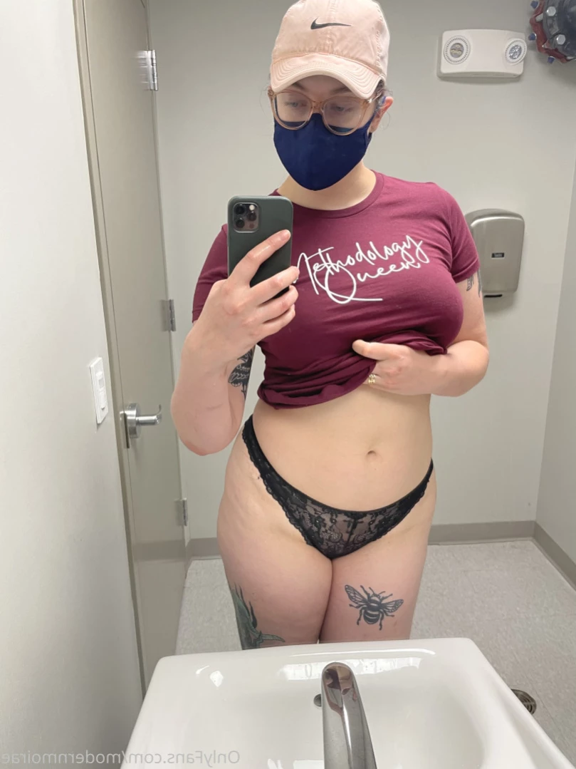 Roxie Rusalka [ roxierusalka ] Onlyfans leaked photo 11949305 on Hotleaks.tv