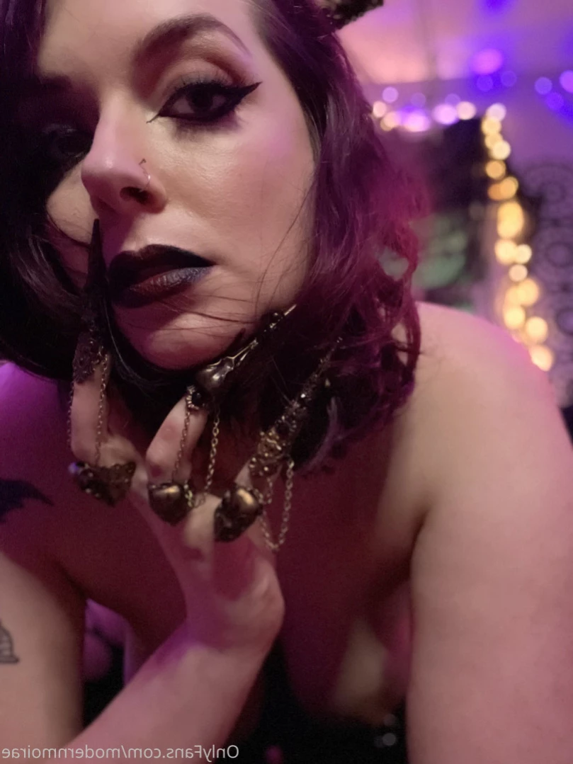 Roxie Rusalka [ roxierusalka ] Onlyfans leaked photo 14894416 on Hotleaks.tv