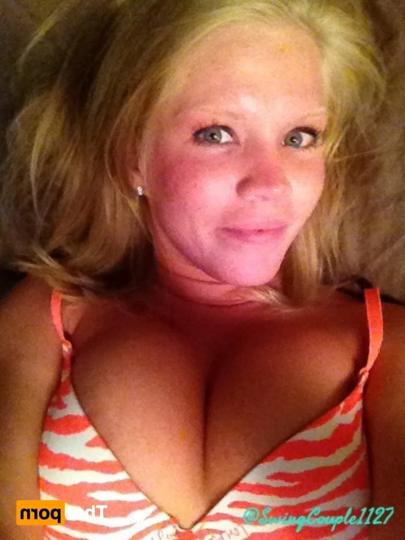 Ellie Brooks (🌴Soccer mom next door🌴) [ mrselliebrooks ] Onlyfans leaked photo 11760234 on Hotleaks.tv