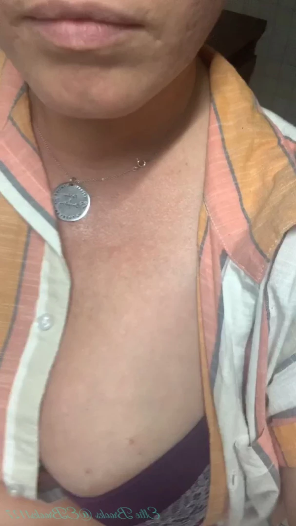 Ellie Brooks (🌴Soccer mom next door🌴) [ mrselliebrooks ] Onlyfans leaked photo 11771195 on Hotleaks.tv