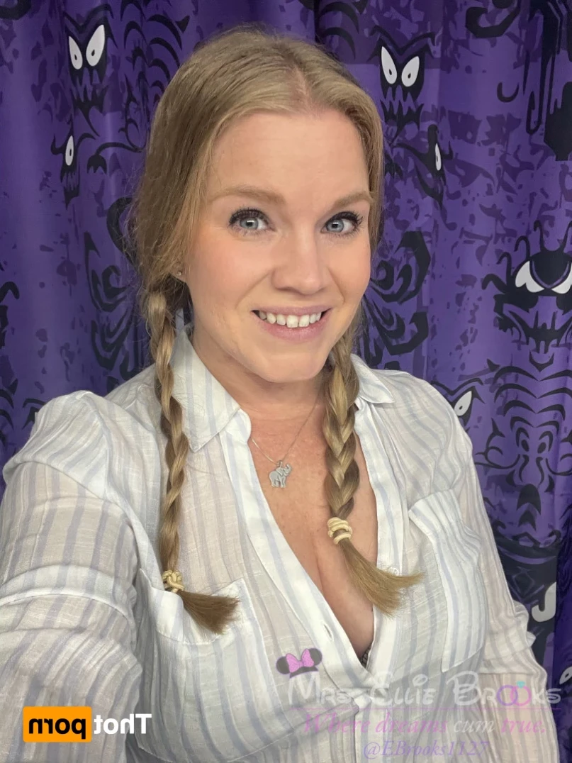 Ellie Brooks (🌴Soccer mom next door🌴) [ mrselliebrooks ] Onlyfans leaked photo 14293952 on Hotleaks.tv