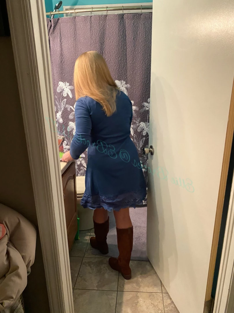 Ellie Brooks (🌴Soccer mom next door🌴) [ mrselliebrooks ] Onlyfans leaked photo 16480114 on Hotleaks.tv
