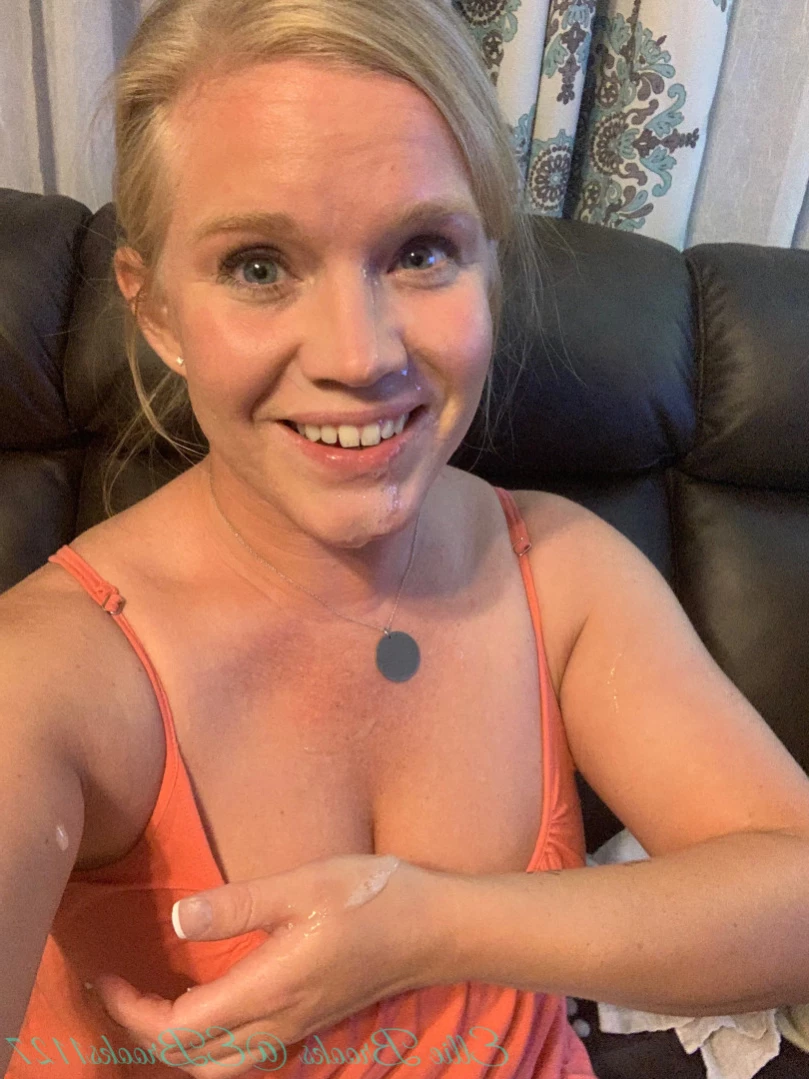 Ellie Brooks (🌴Soccer mom next door🌴) [ mrselliebrooks ] Onlyfans leaked photo 16491718 on Hotleaks.tv