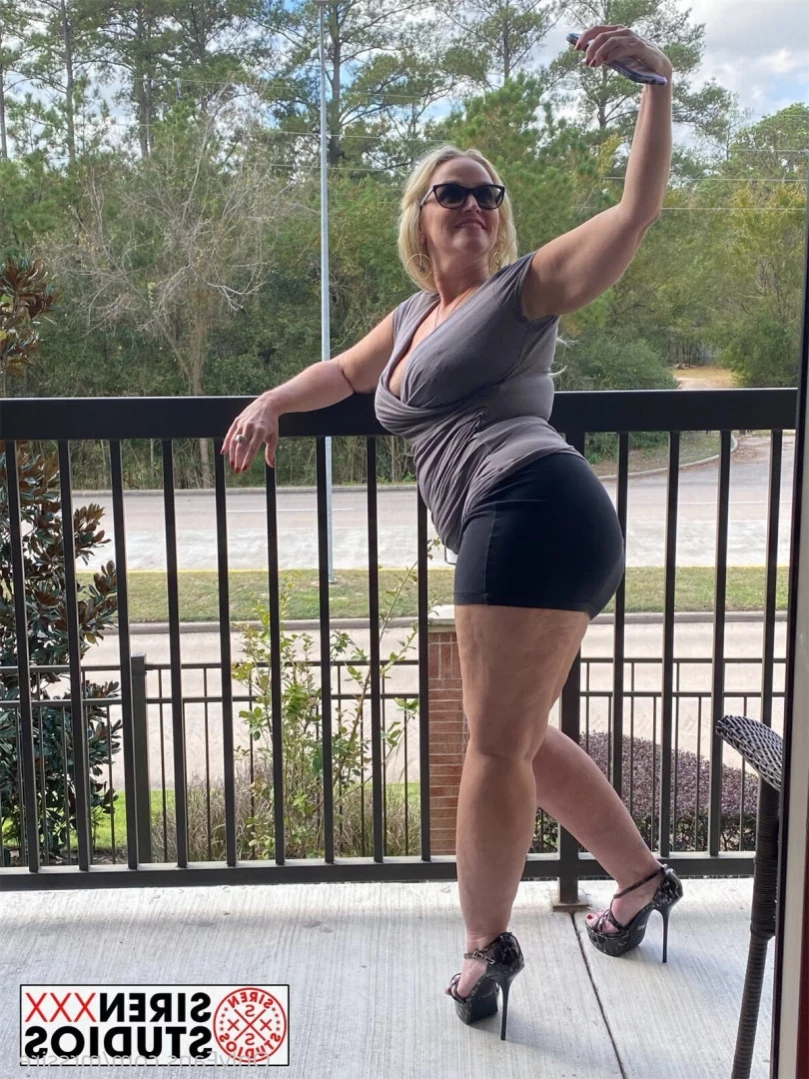 ★ Dee Siren ★ [ mrssiren ] Onlyfans leaked photo 13459197 on Hotleaks.tv