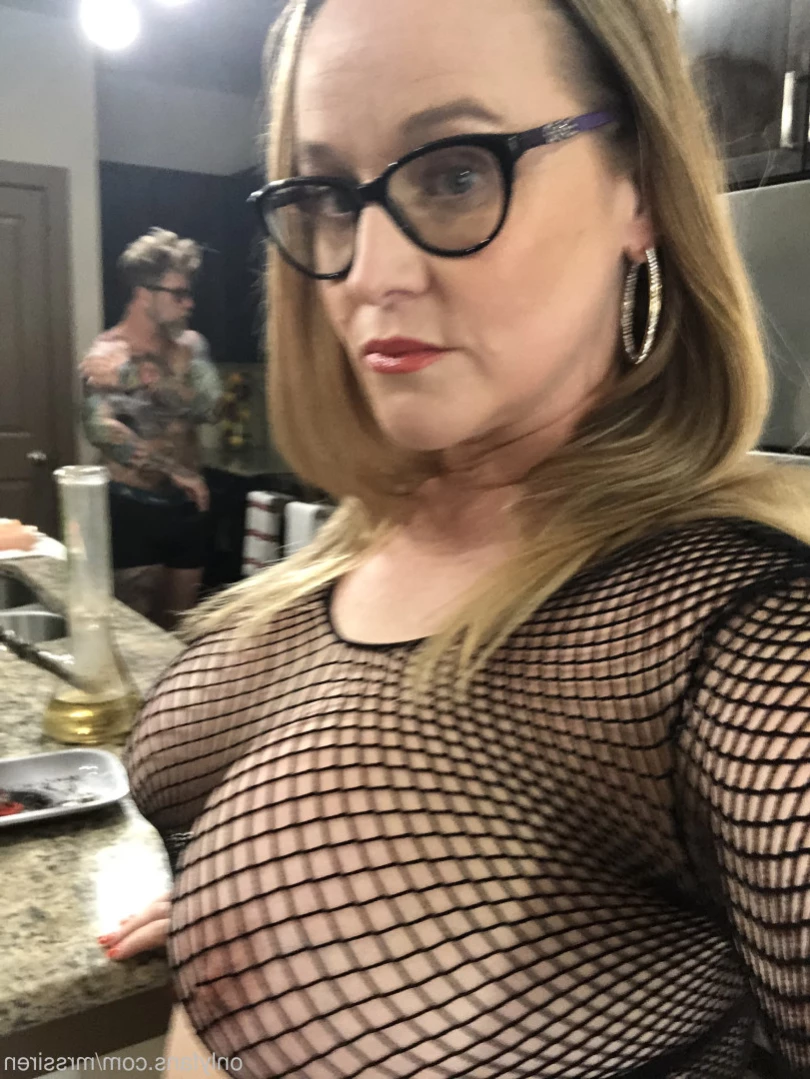 ★ Dee Siren ★ [ mrssiren ] Onlyfans leaked photo 13977392 on Hotleaks.tv
