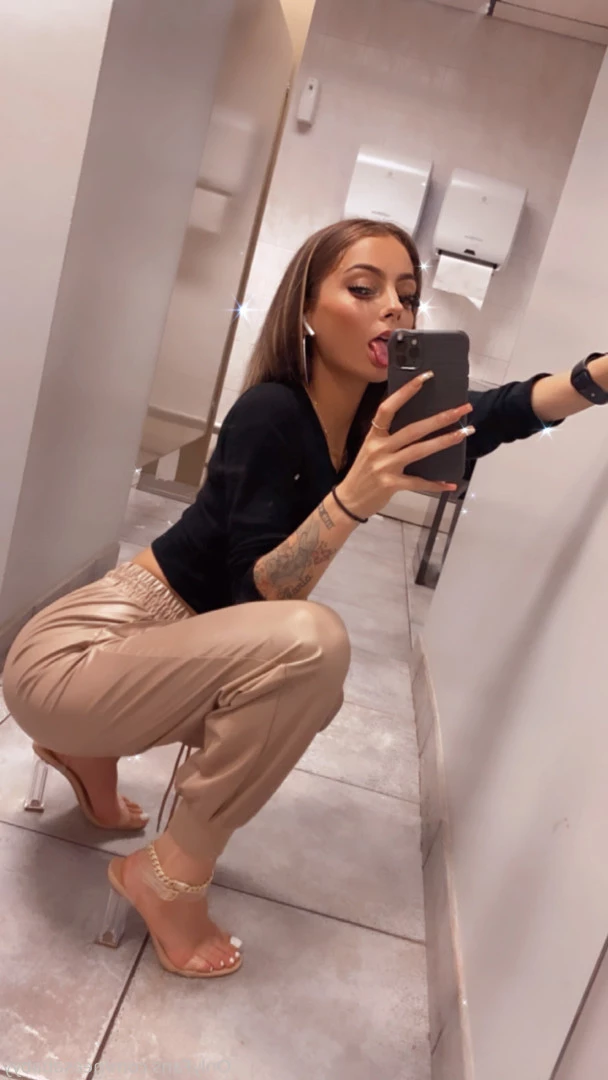 Feet Princess 👸🏻✨ [ footprincessx1 ] Onlyfans leaked photo 7876984 on Hotleaks.tv