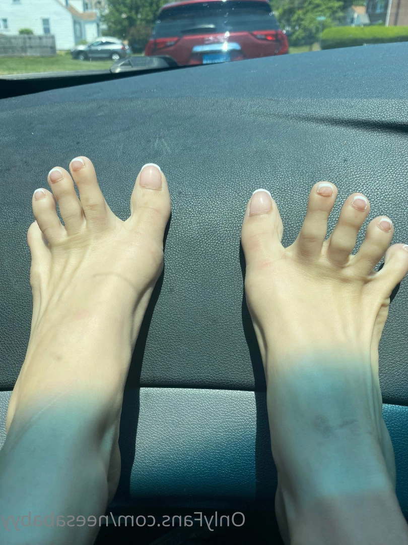 Feet Princess 👸🏻✨ [ footprincessx1 ] Onlyfans leaked photo 7878662 on Hotleaks.tv