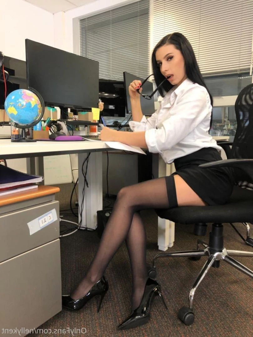 Nelly Kent Official [ nellykent ] Onlyfans leaked photo 11402677 on Hotleaks.tv